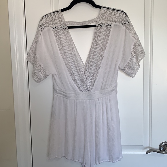 White romper - Picture 4 of 5